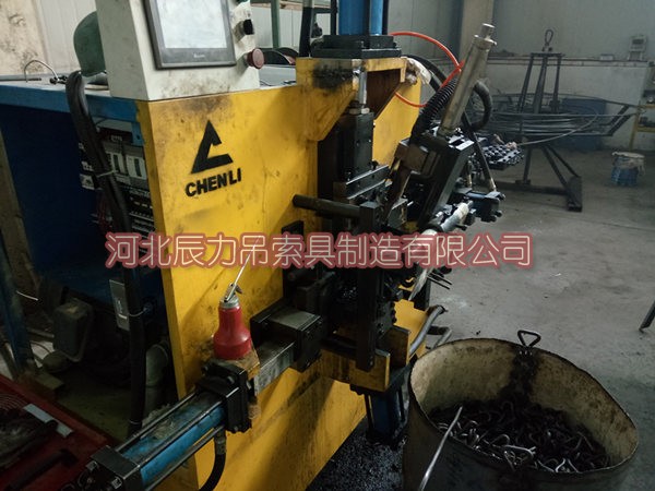 1481162336493188.jpg 雙排鉤生產設備